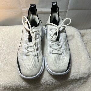 Under Armour Curry Basketball Shoe| White and Black| Size 8 1/2